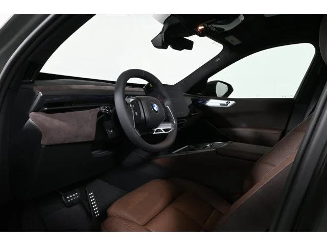 New 2027 Pine BMW 40 xDrive image 14