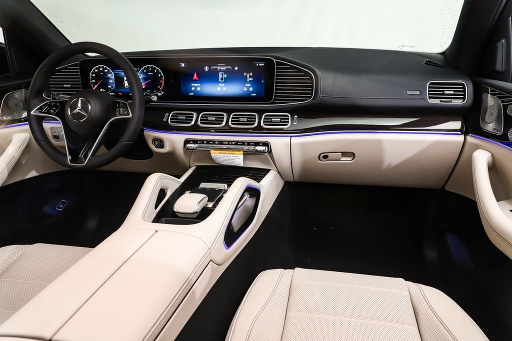New 2026 MANUFAKTUR Moonlight White Metallic Mercedes-Benz GLE 450 image 8