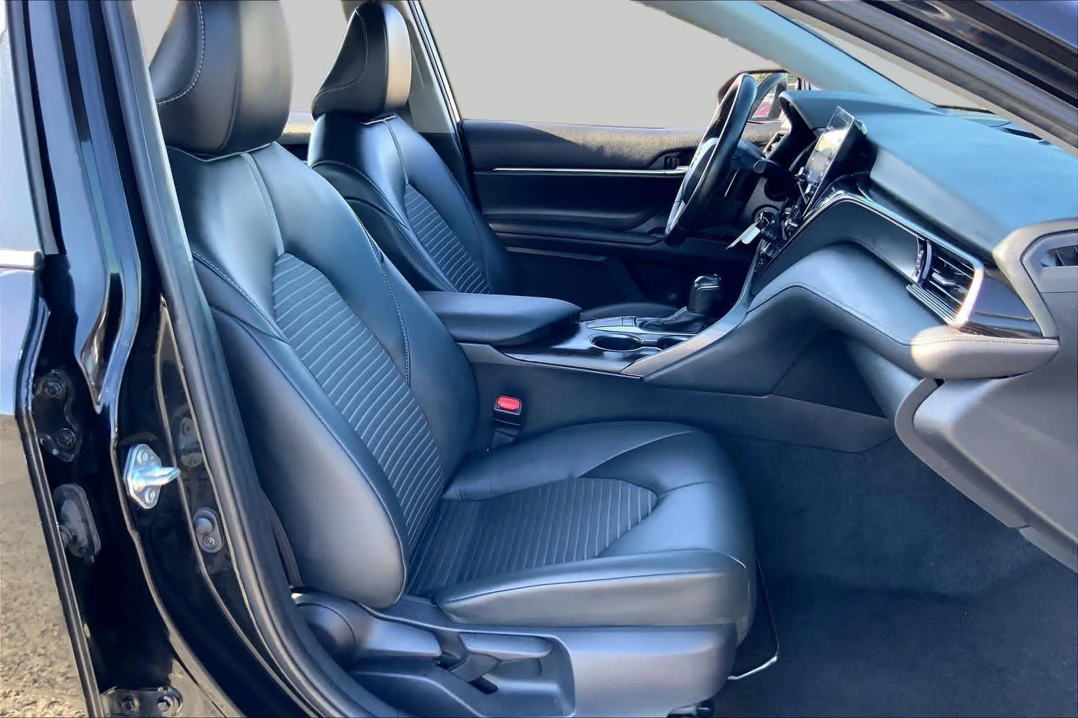 Used 2024 Midnight Black Metallic Toyota SE image 9