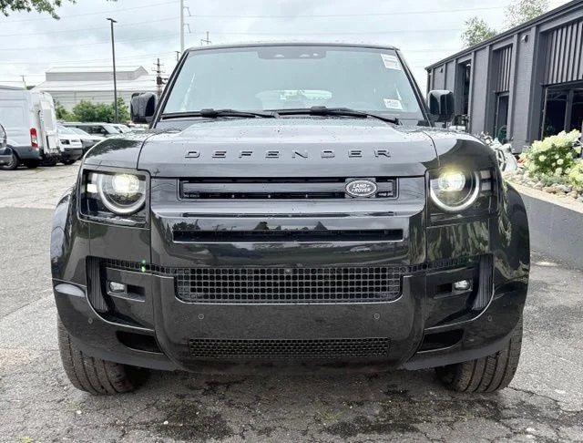 New 2026 Santorini Black Land Rover X image 11