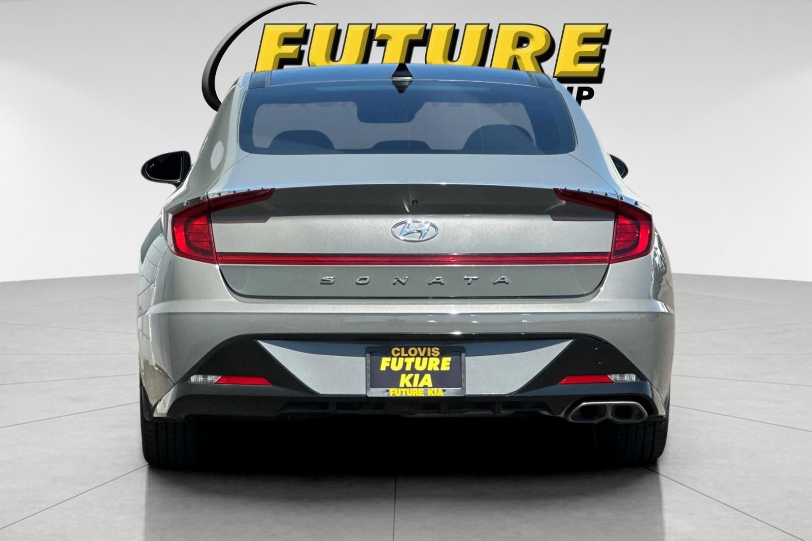 Used 2022 Gray Hyundai SEL image 5