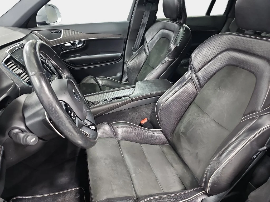 Used 2017 Black Volvo T6 R-Design image 17
