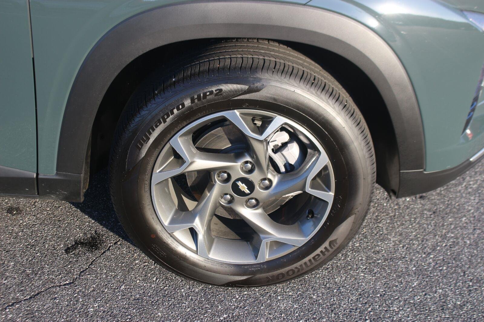 Used 2026 Cypress Gray Chevrolet LT image 34