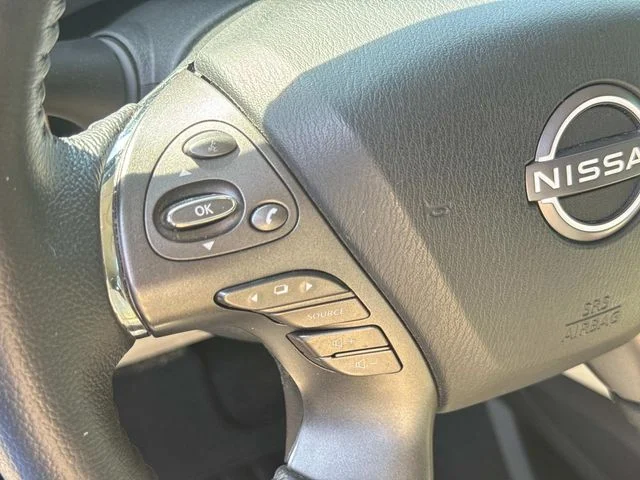 Used 2023 White Nissan SL image 31