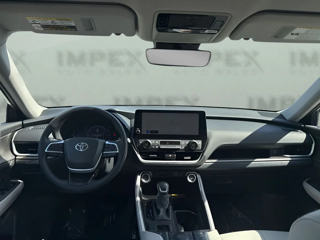 Used 2025 Silver Toyota XLE image 14