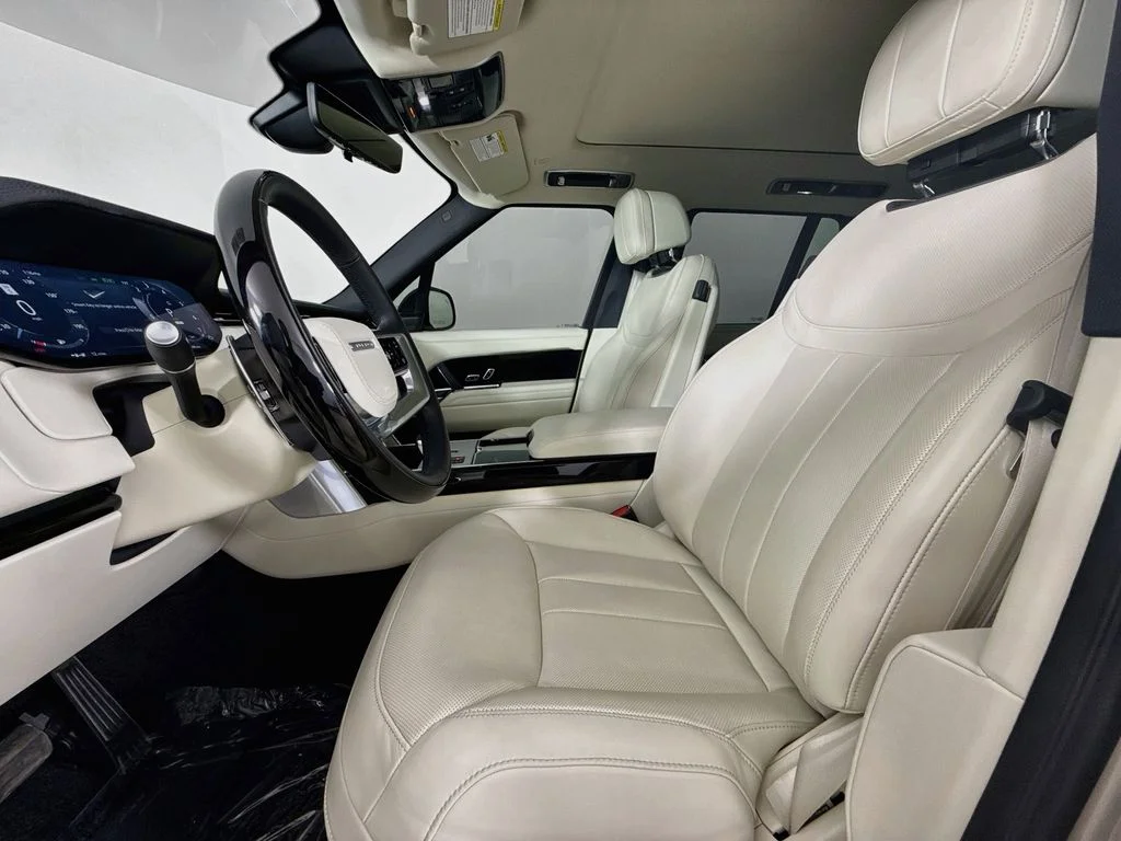 Used 2025 Gold Land Rover SE image 21