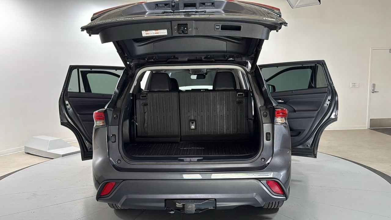 Used 2020 Gray Toyota XLE image 16