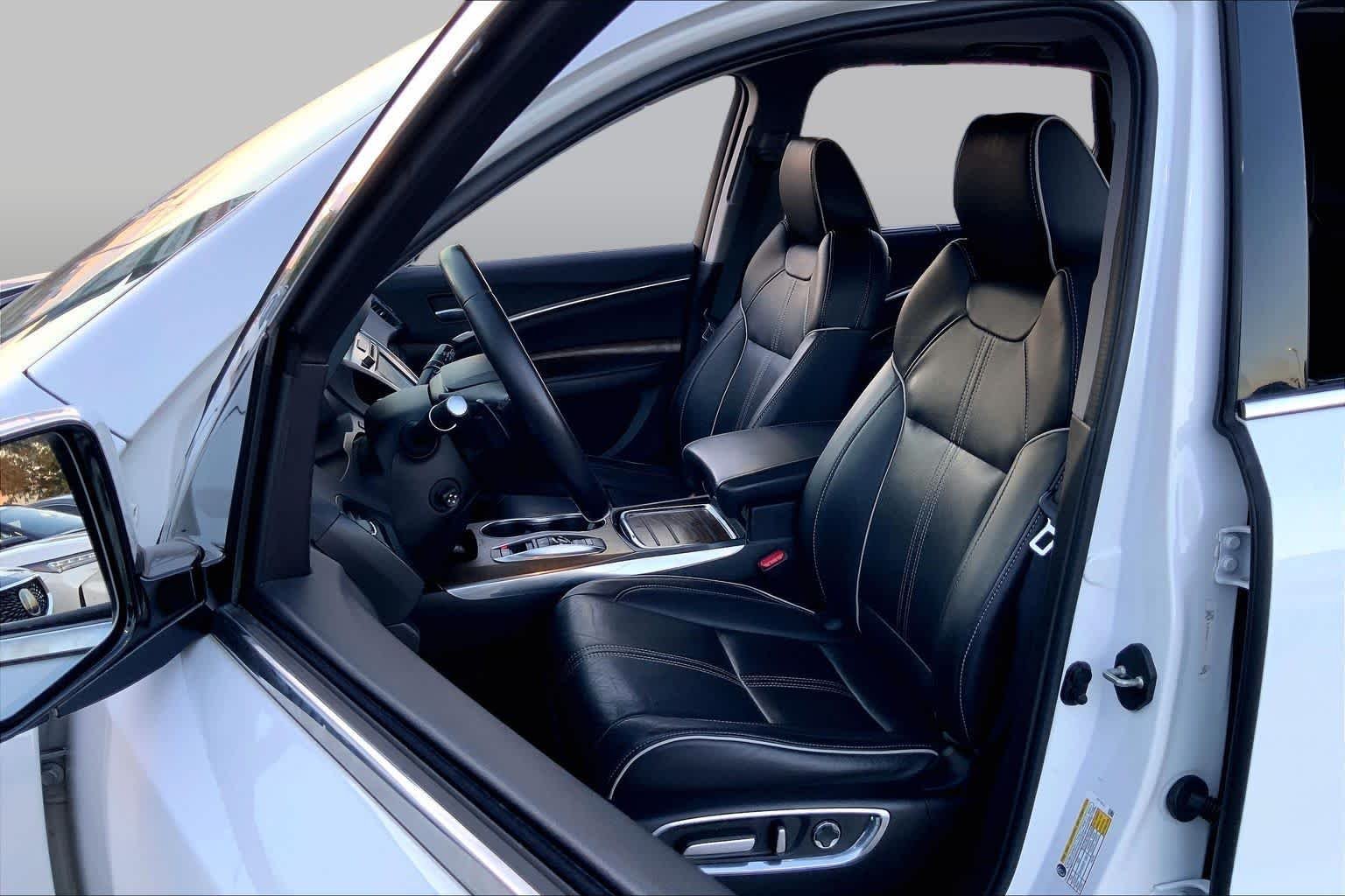 Used 2020 Platinum White Pearl Acura with Advance Package image 8