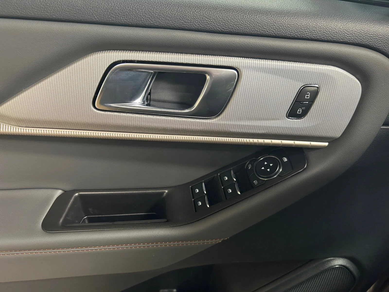 New 2026 Carbonized Grey Metallic Ford Active w/200A Pkg image 17