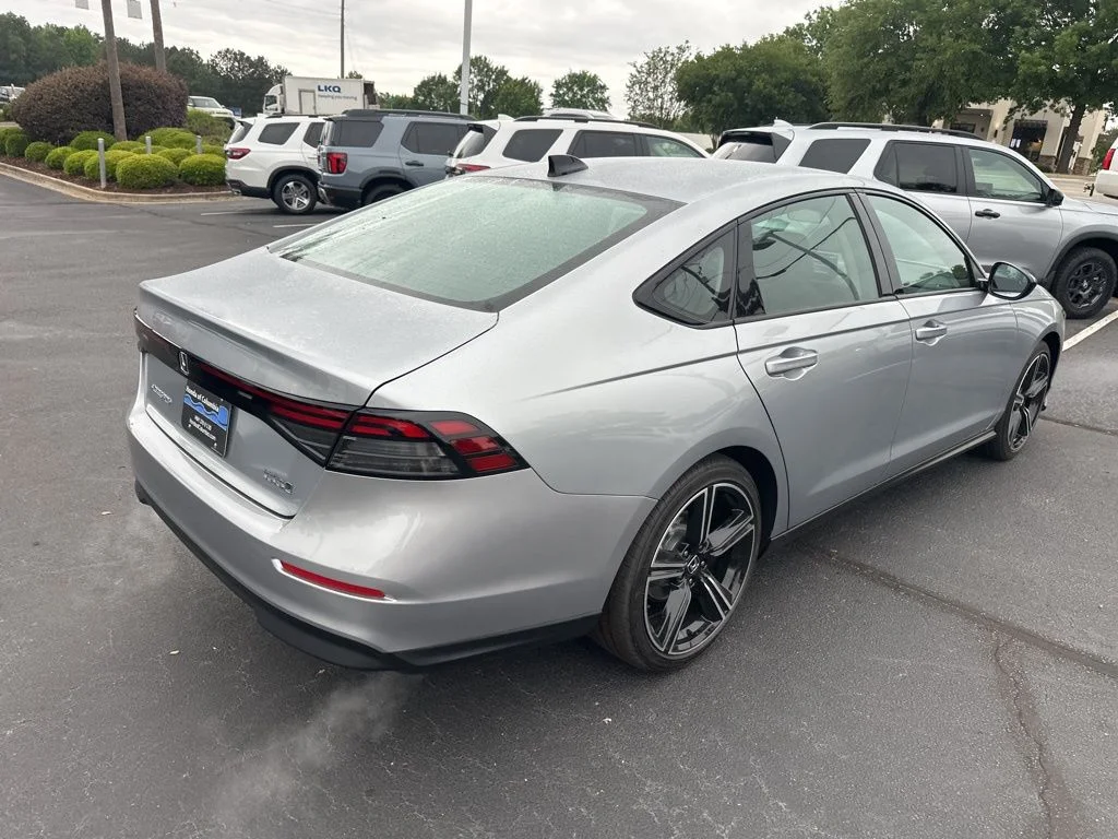 New 2026 Solar Silver Metallic Honda SE image 3