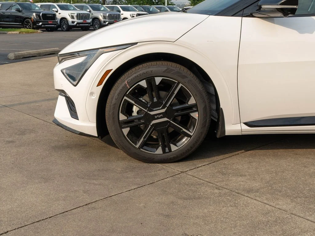 New 2026 Glacial White Pearl / Black Ro Kia GT-Line AWD image 31