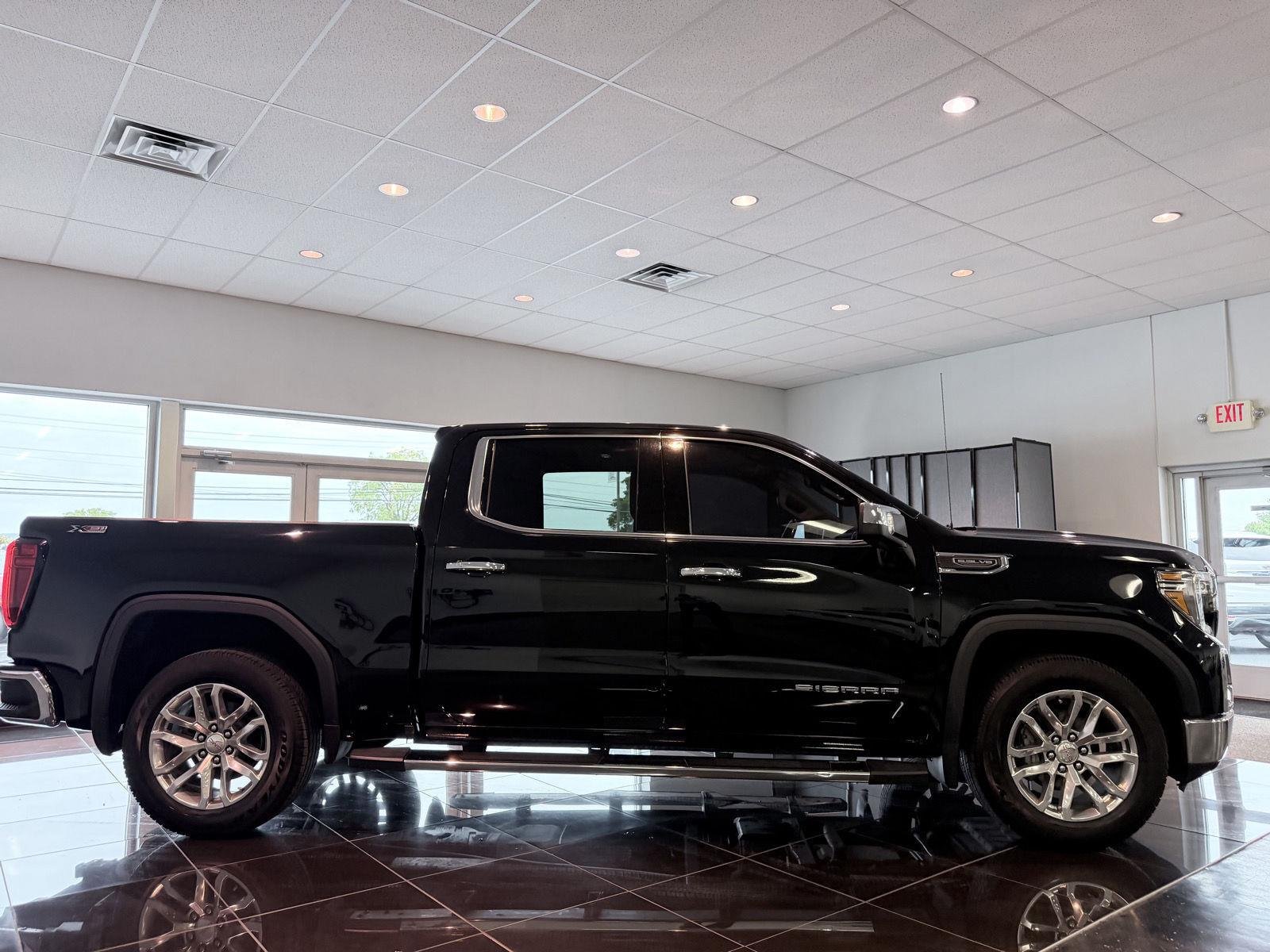 Used 2021 Onyx Black GMC SLT image 21