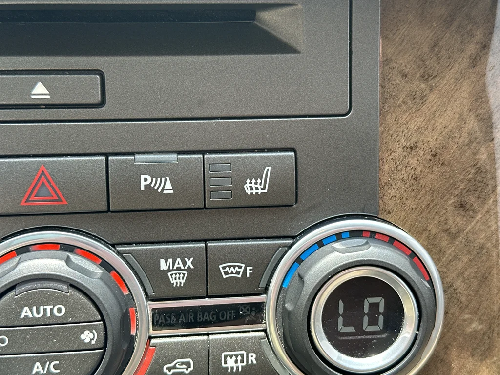 Used 2013 Fuji White Land Rover HSE LUX image 26