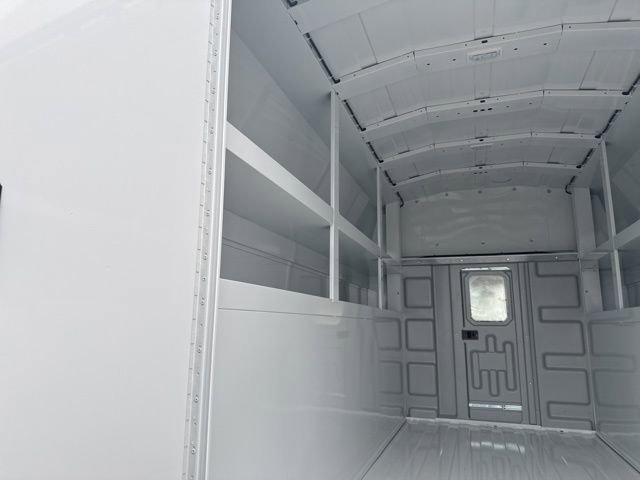 New 2025 Summit White Chevrolet 1WT image 8