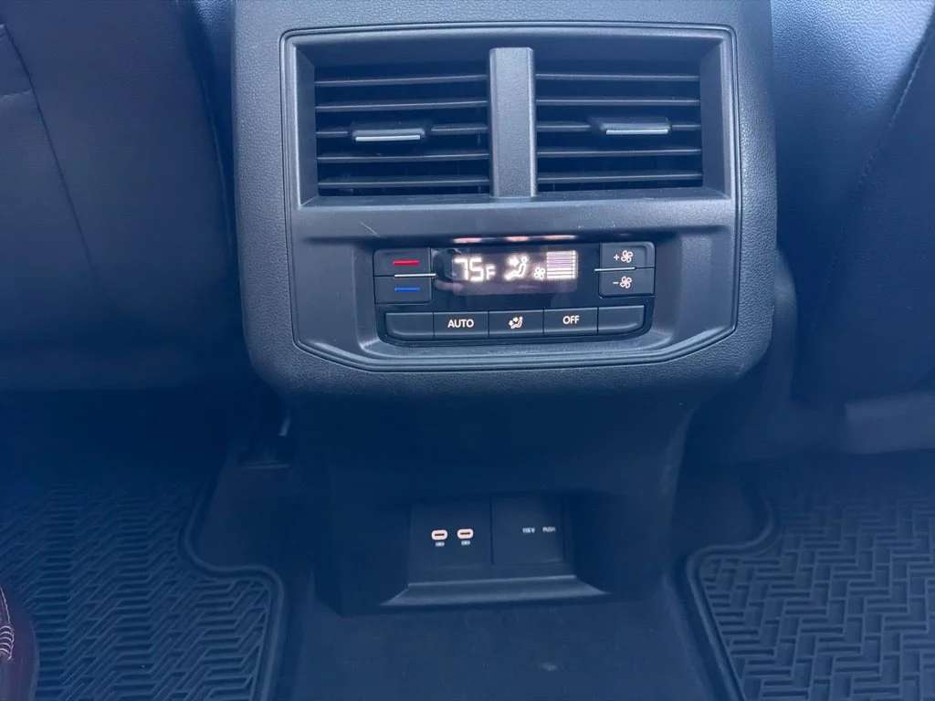 Used 2022 Gray Volkswagen 3.6L V6 SE w/Technology image 22