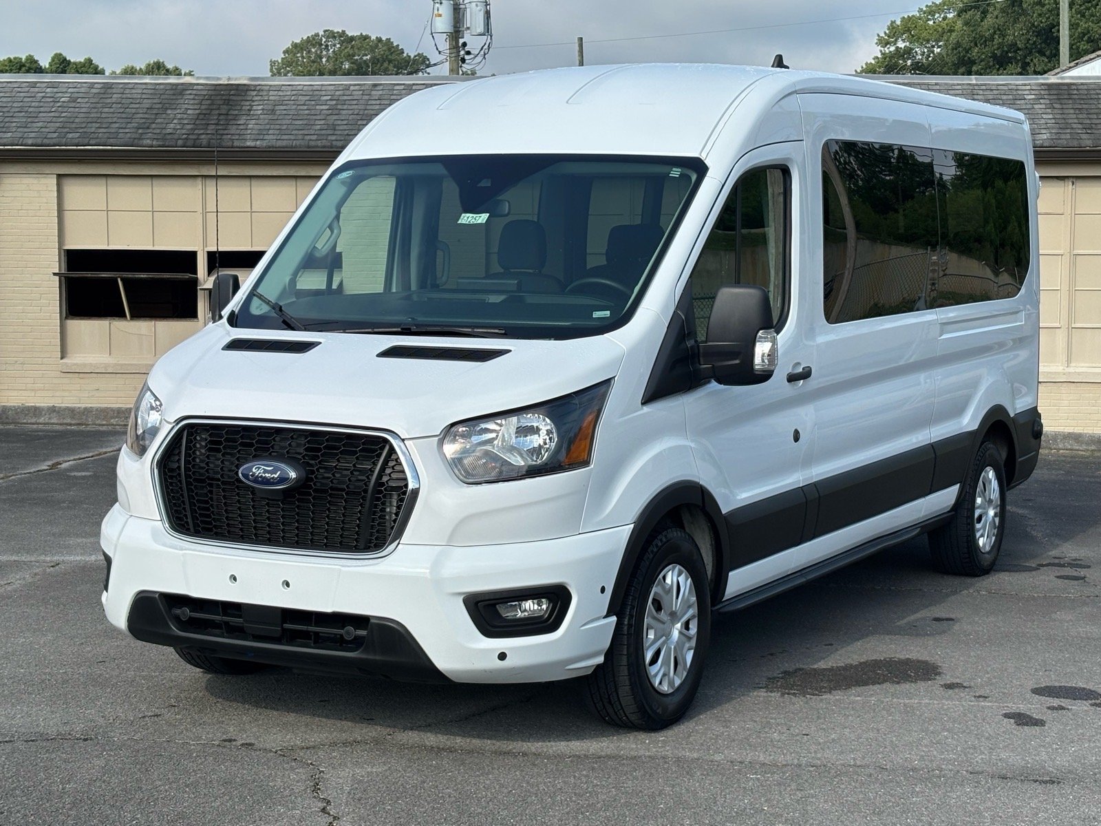 2024 Ford Transit 350 XLT Med Roof Sliding Pass. 148's photo