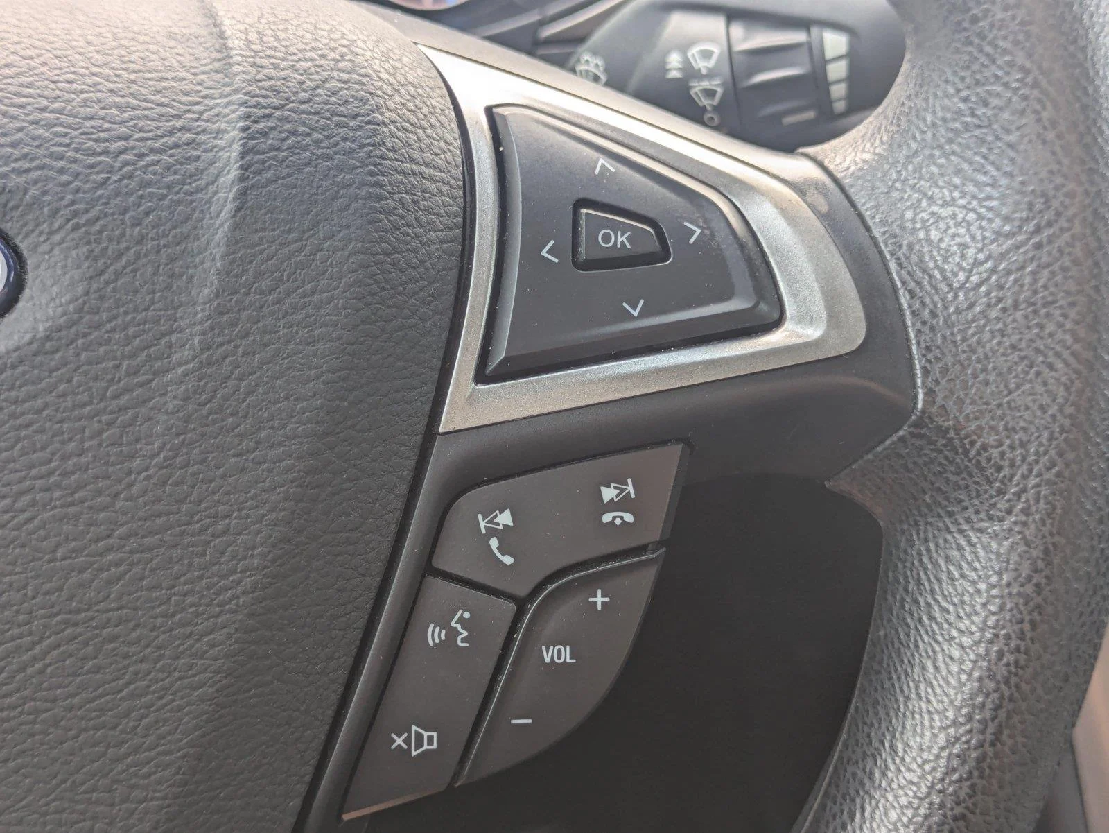 Used 2018 Gray Ford S image 28