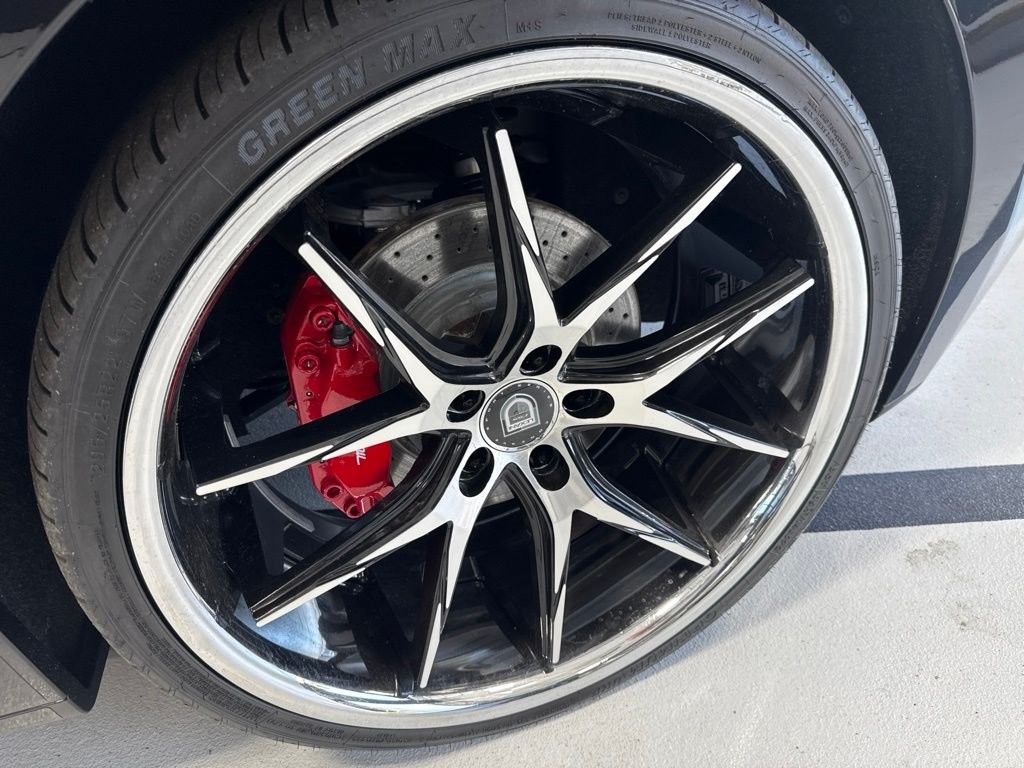 Used 2010 Black Maserati Base image 9