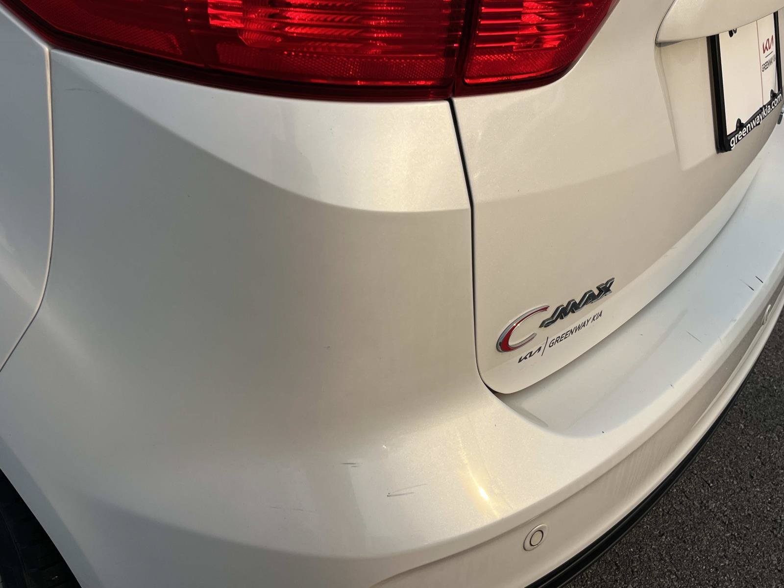 Used 2016 White Platinum Metallic Tri-Coat Ford SEL image 10