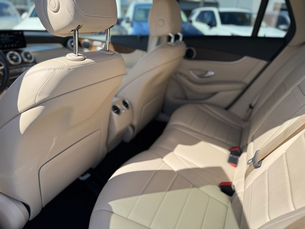 Used 2021 Polar White Mercedes-Benz GLC 300 image 17