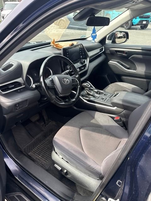 Used 2021 Blue Toyota LE image 3