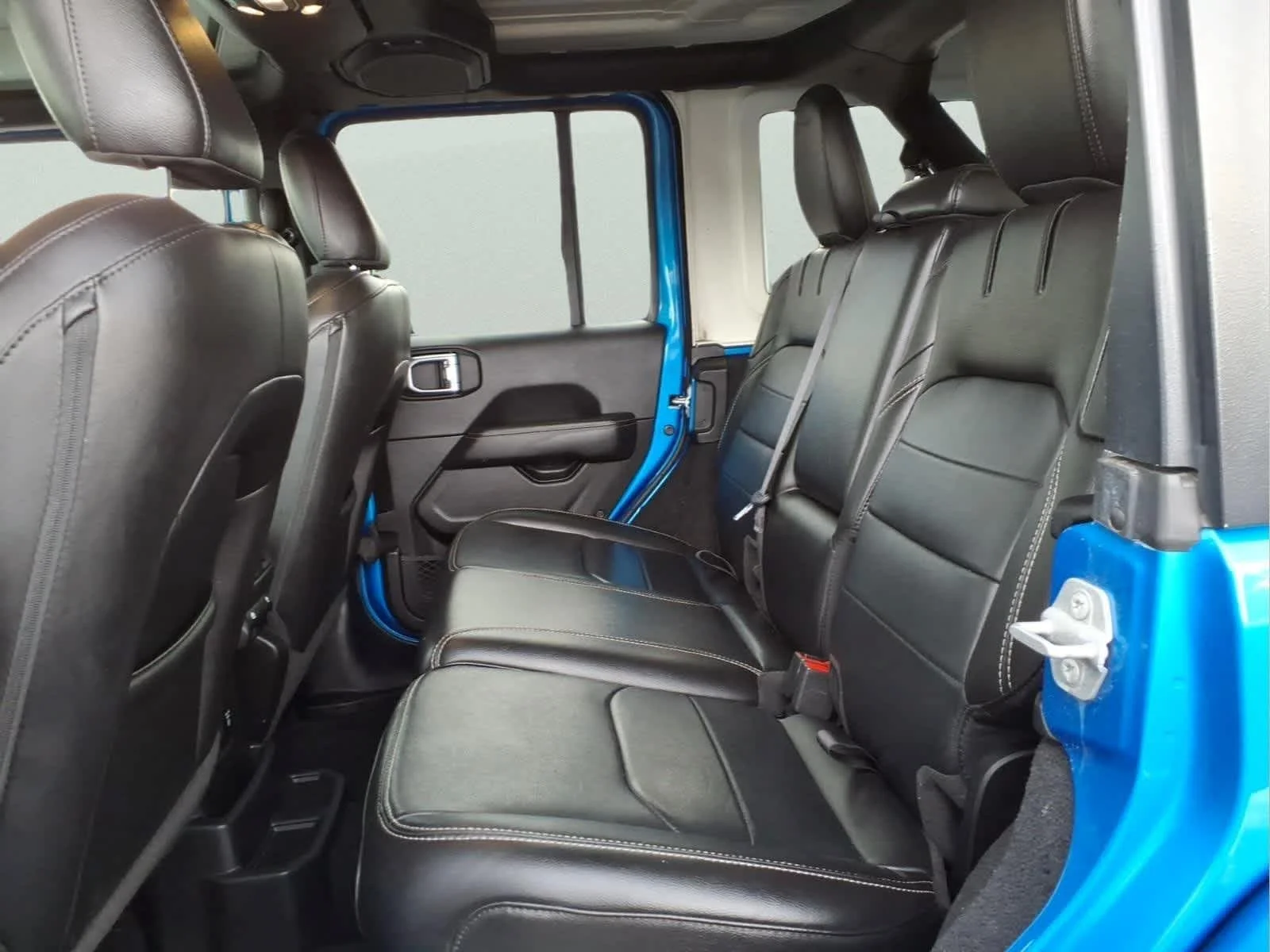 Used 2022 Hydro Blue Pearlcoat Jeep Unlimited Sahara image 29