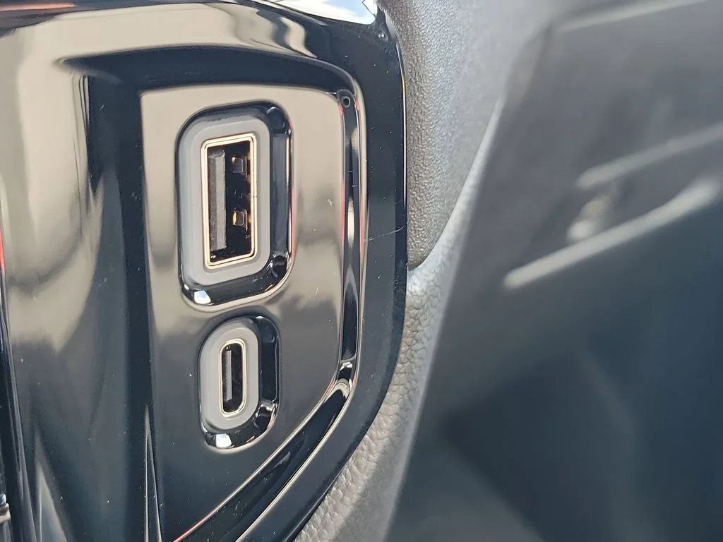 New 2026 Onyx Black GMC SLT image 33