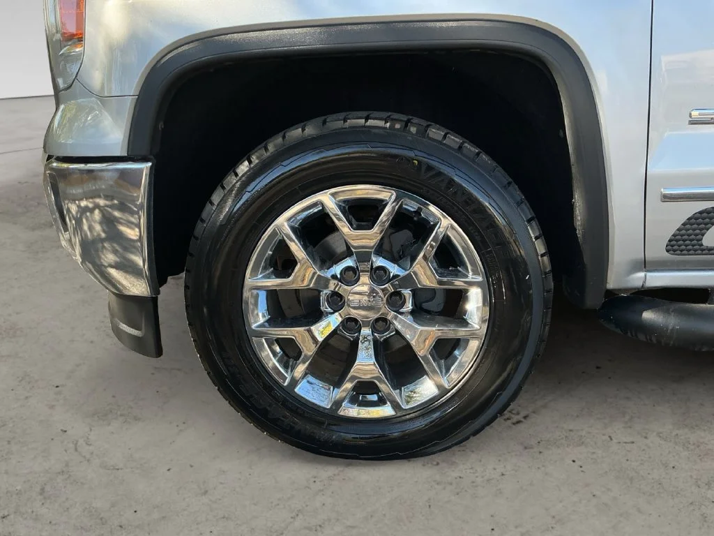 Used 2014 Silver GMC SLT image 9