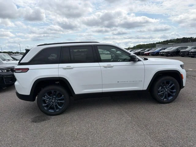 New 2026 White Jeep  image 2
