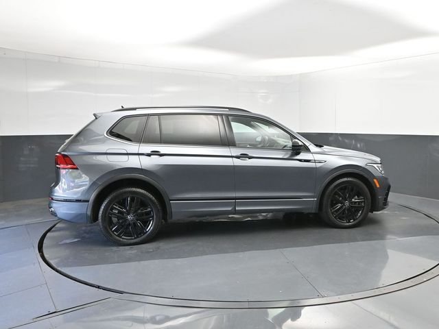Used 2022 Gray Volkswagen 2.0T SE R-Line Black image 15