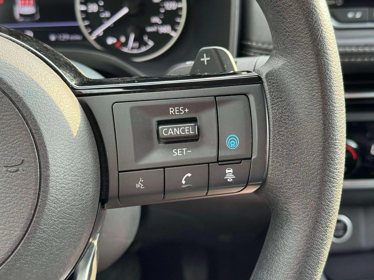 Used 2023 Brilliant Silver Metallic Nissan SV FWD image 25