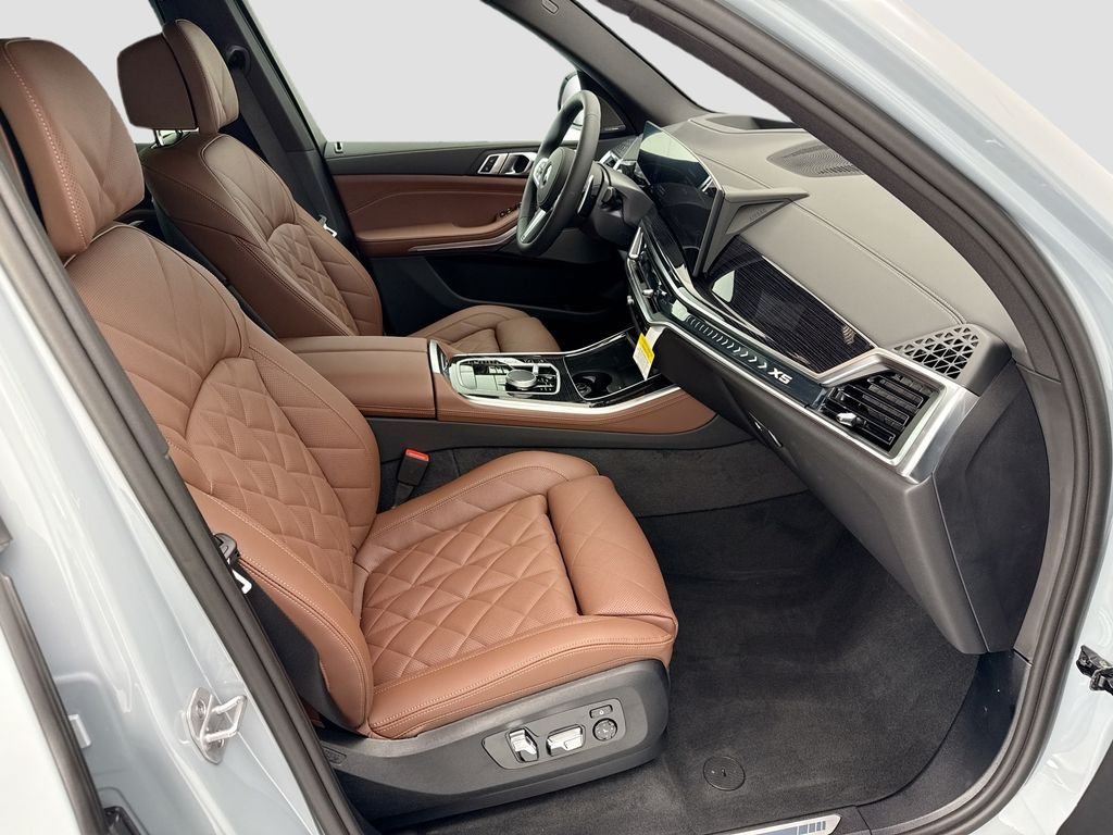 New 2026 Gray Metallic BMW xDrive40i image 19