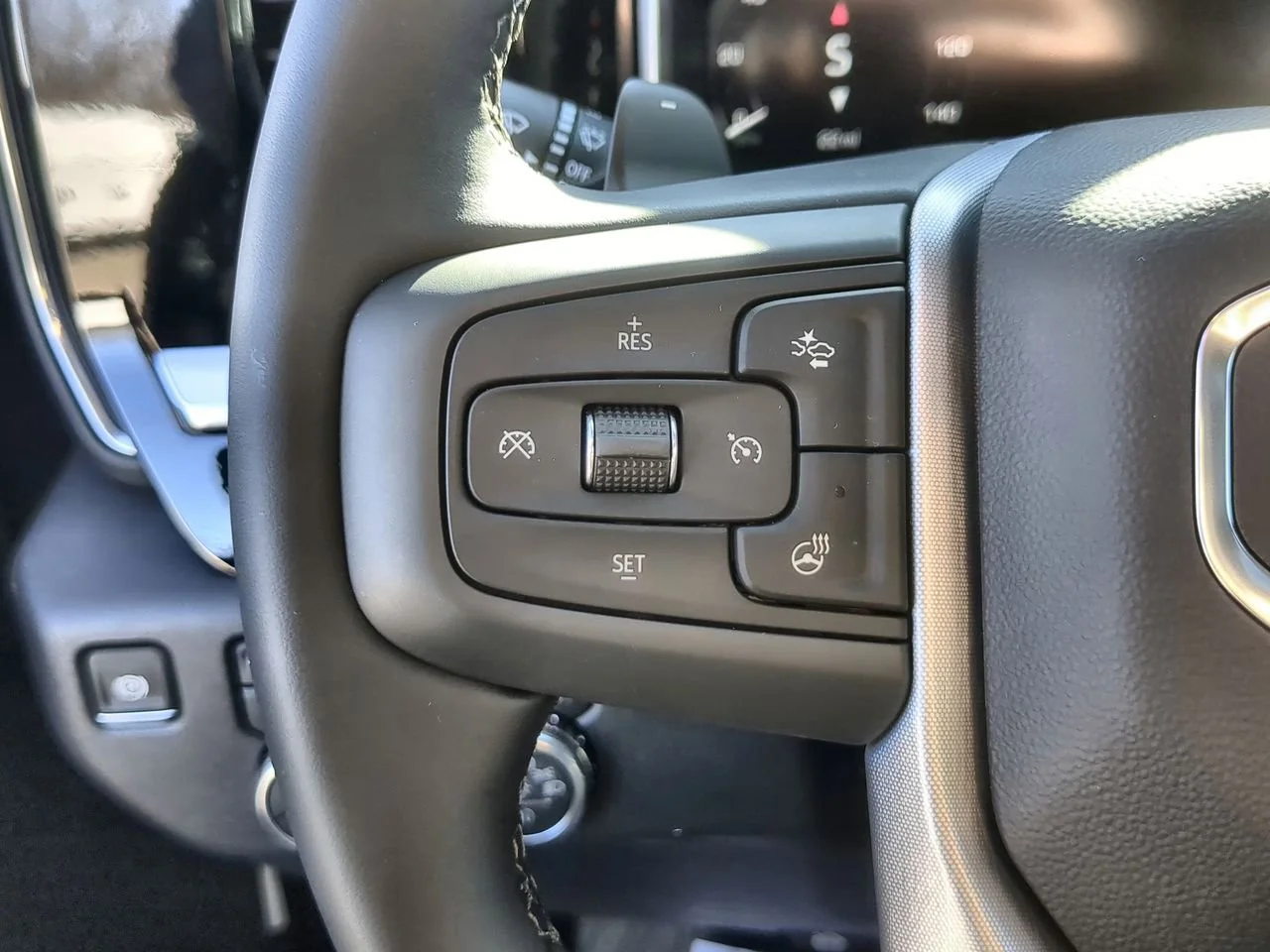 Used 2026 Onyx Black GMC SLT image 36