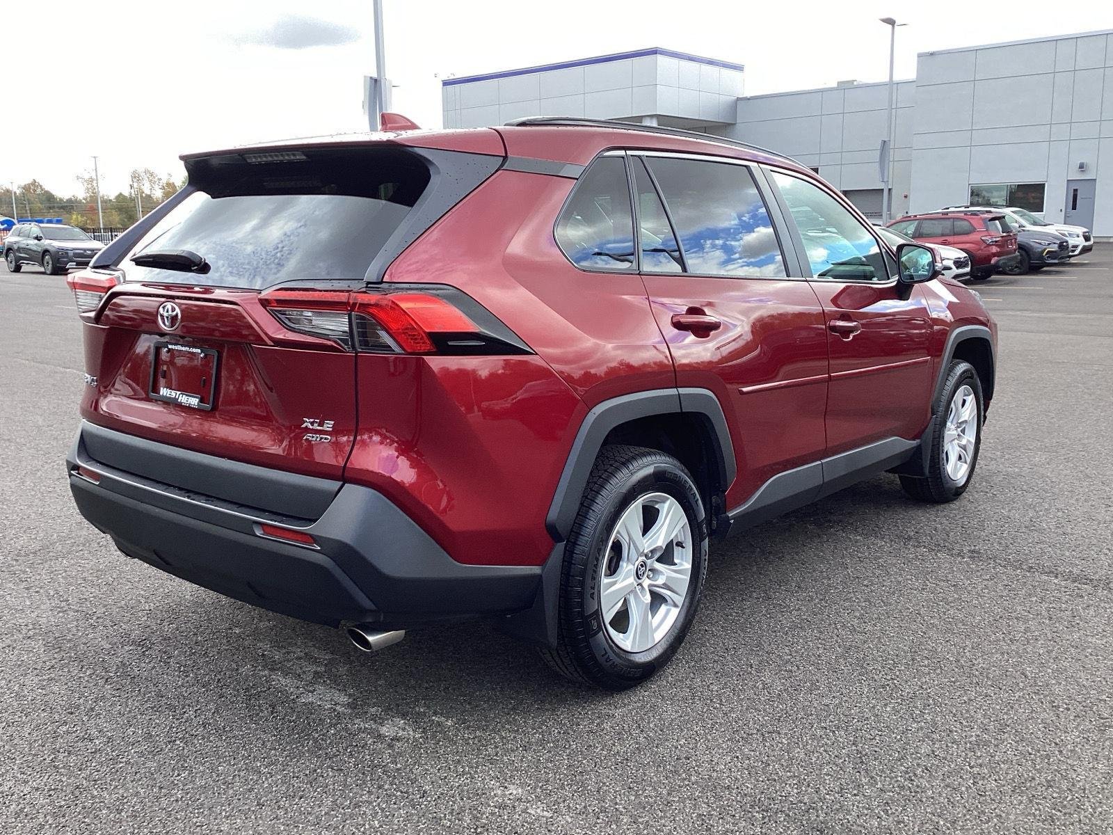 Used 2021 Ruby Flare Pearl Toyota XLE image 9