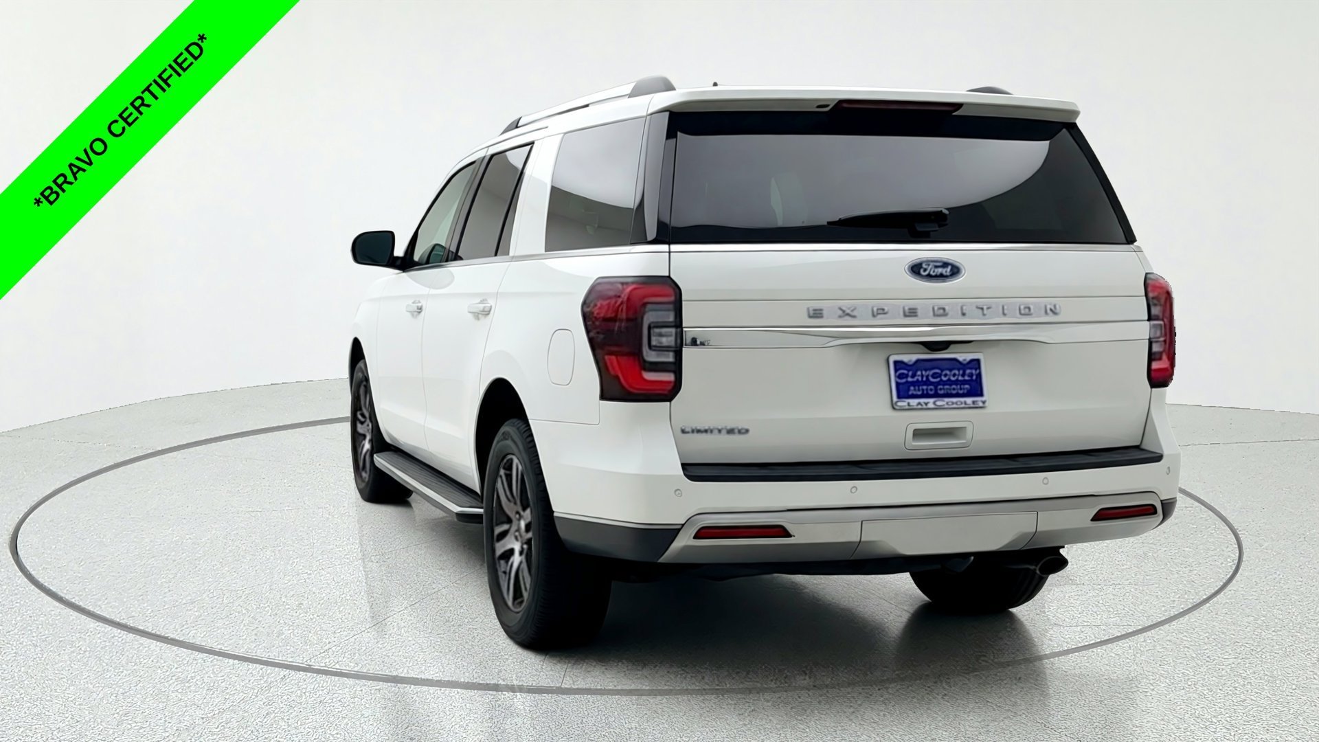 Used 2022  Ford Limited image 7
