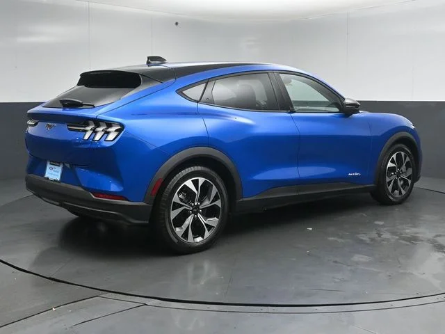Certified Used 2025 Velocity Blue Metallic Ford Select image 7