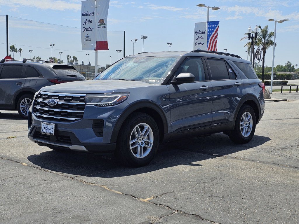 Used 2026 Vapor Blue Ford Active image 4