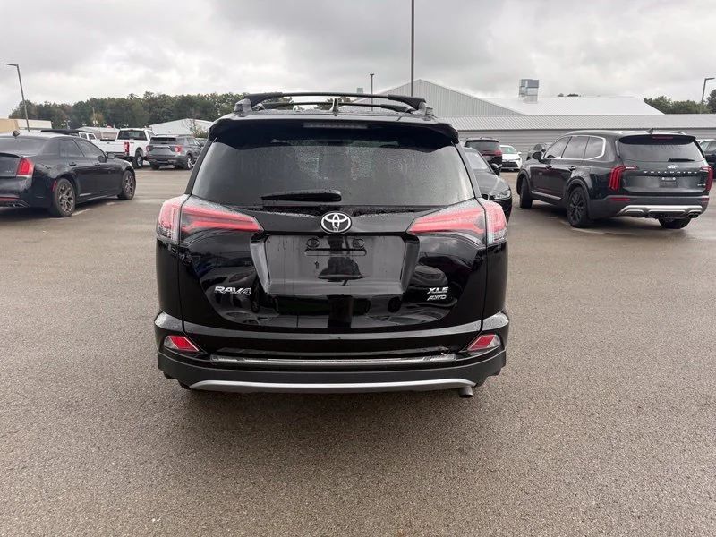 Used 2018 Black Toyota XLE image 15