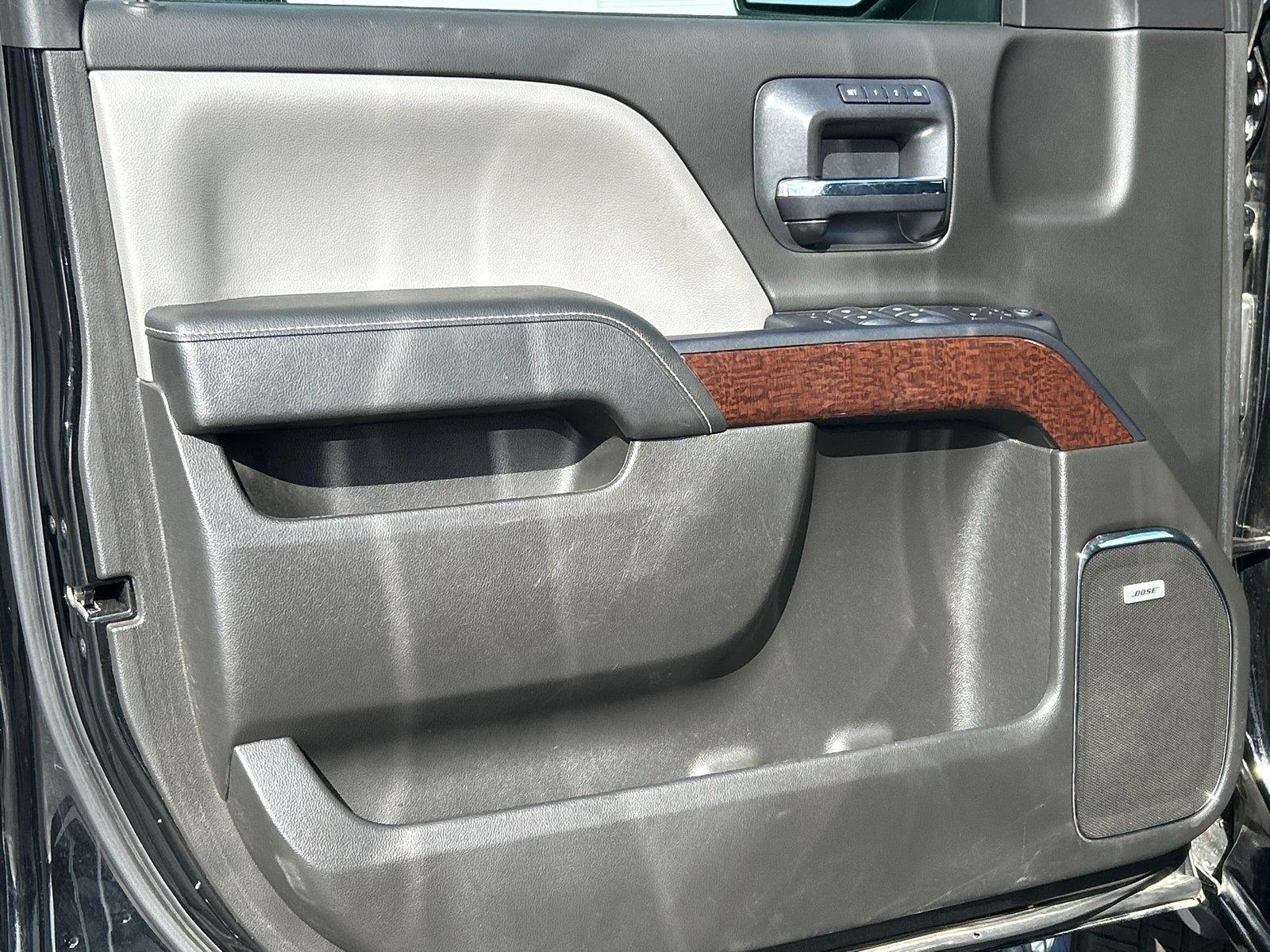 Used 2018 ONYX BLACK GMC SLT image 16