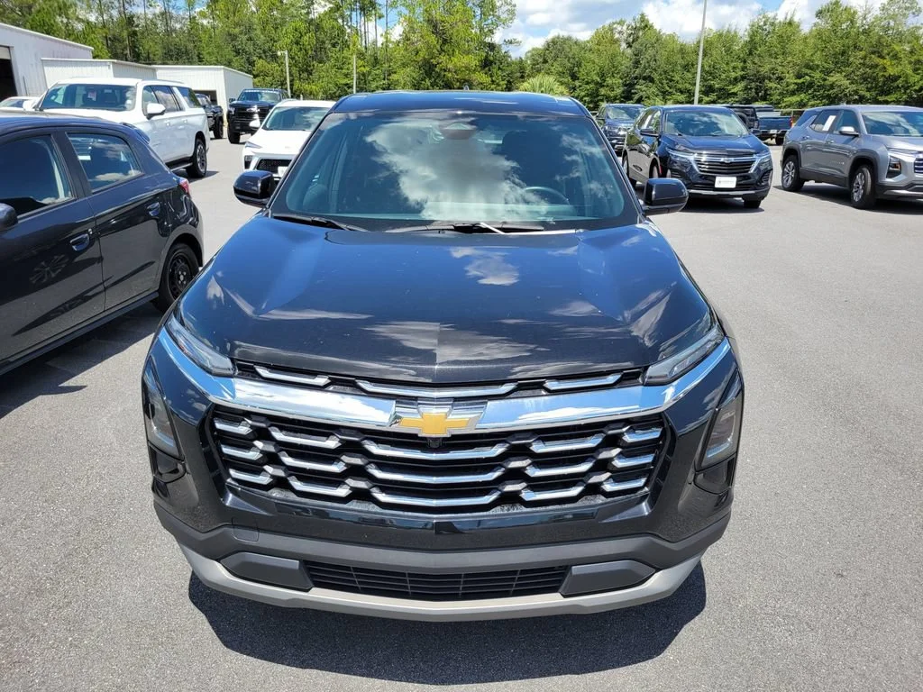Used 2025 Mosaic Black Metallic Chevrolet LT image 8