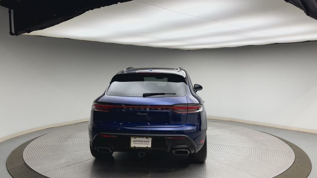 Used 2022 Gentian Blue Metallic Porsche  image 3