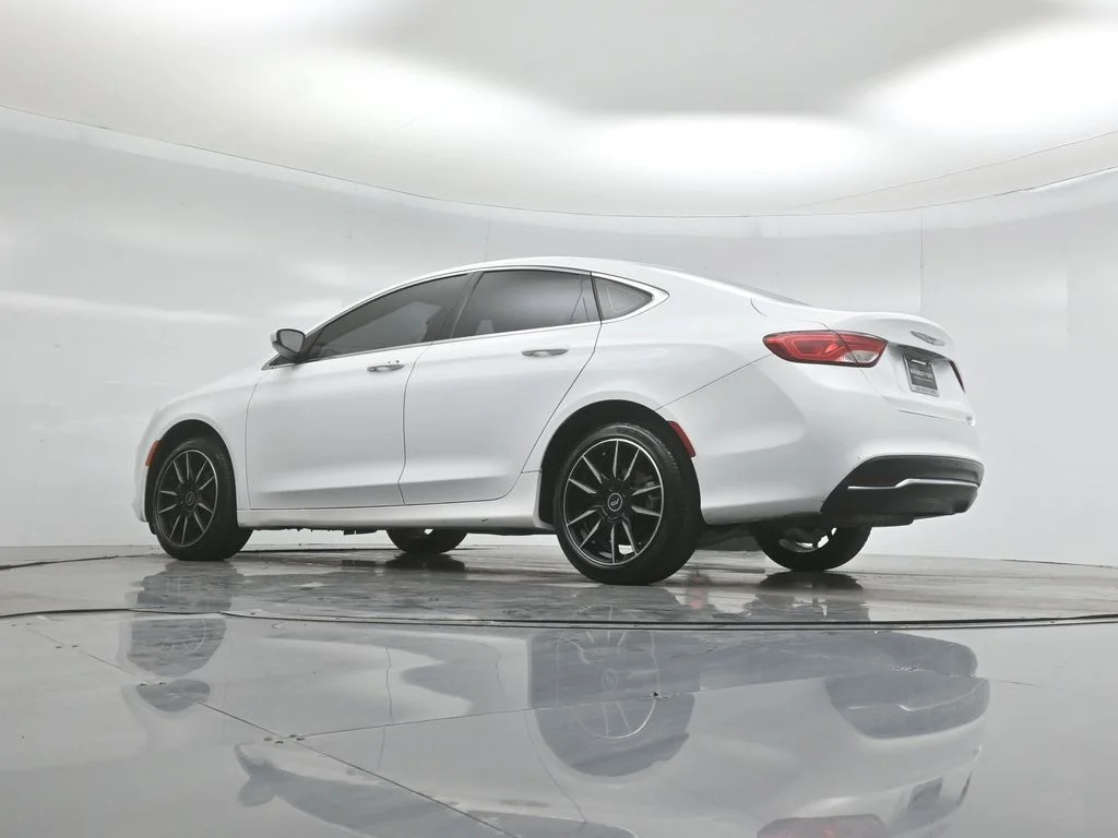 Used 2015 White Chrysler Limited image 46