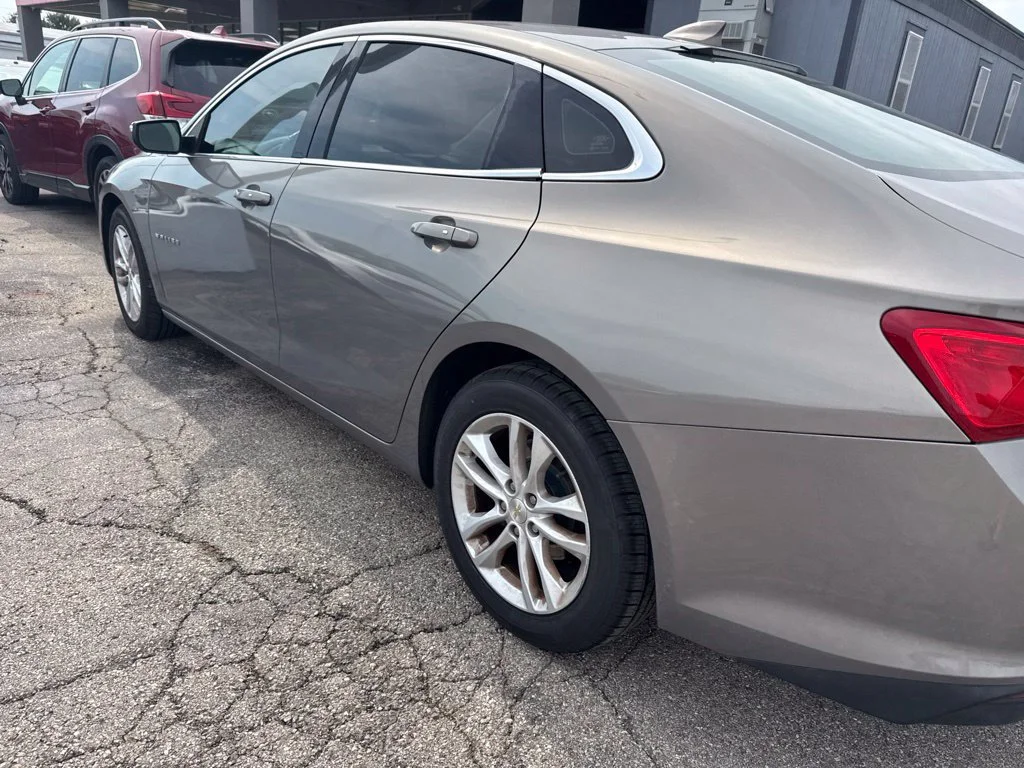 Used 2018 Pepperdust Metallic Chevrolet LT image 5
