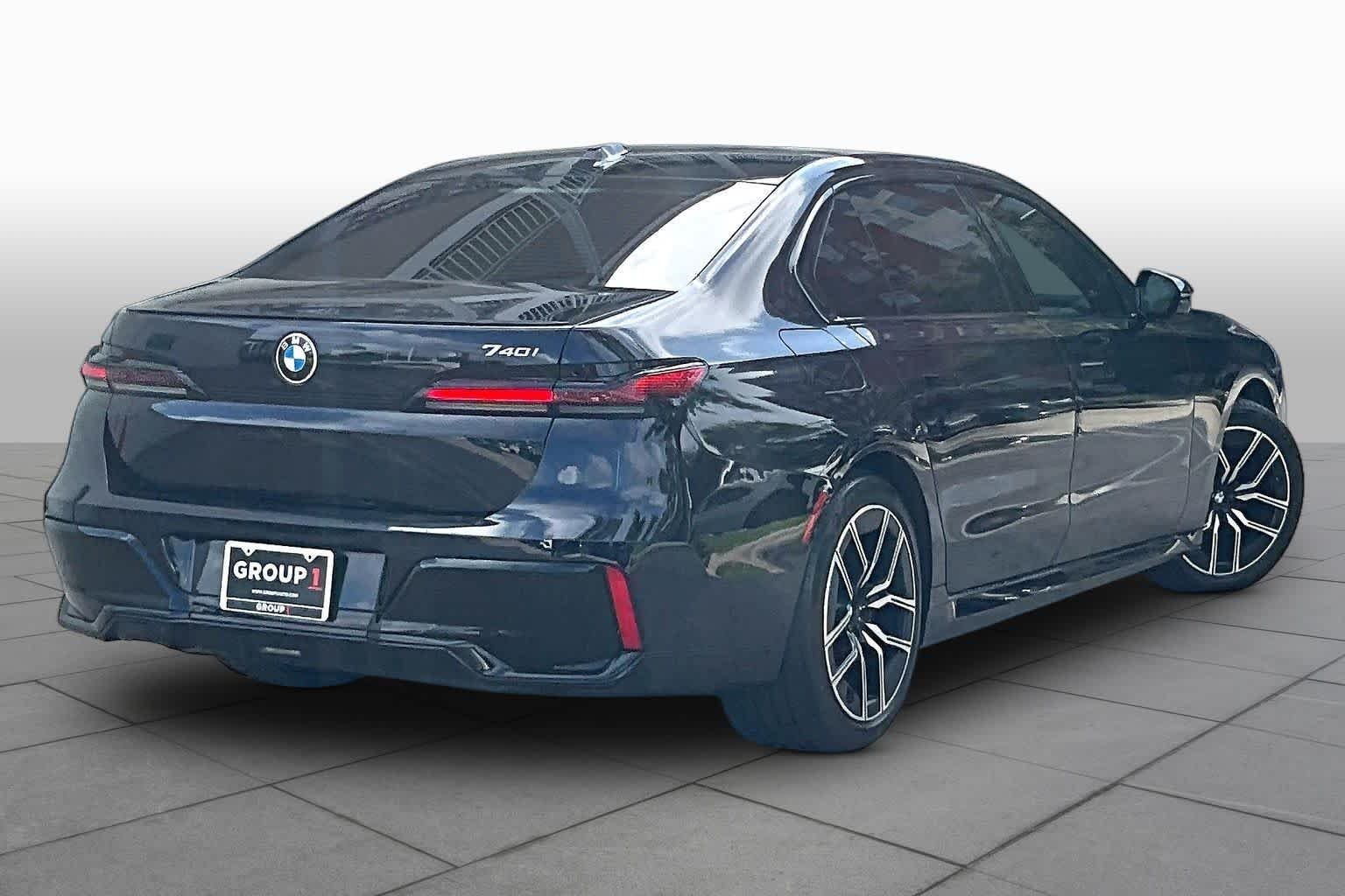 Used 2023 Carbon Black Metallic BMW 740i image 11