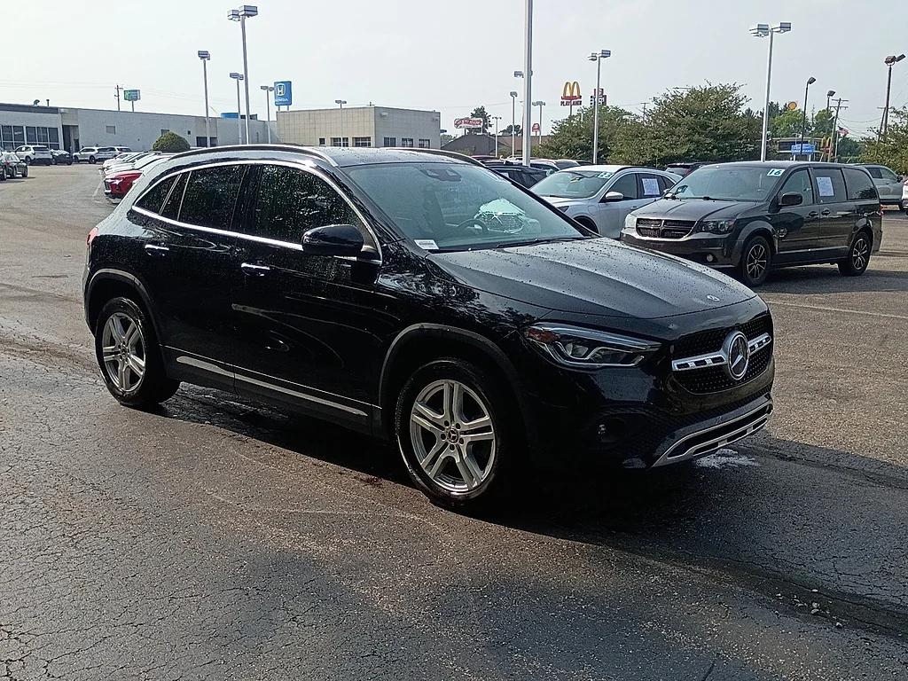 Used 2021 Night Black Mercedes-Benz GLA 250 4MATIC® image 1