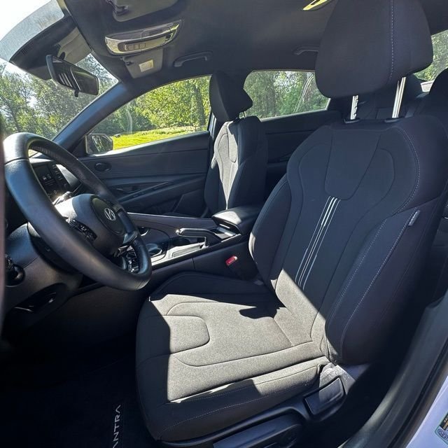 2025 Hyundai Elantra SEL - Photo 10