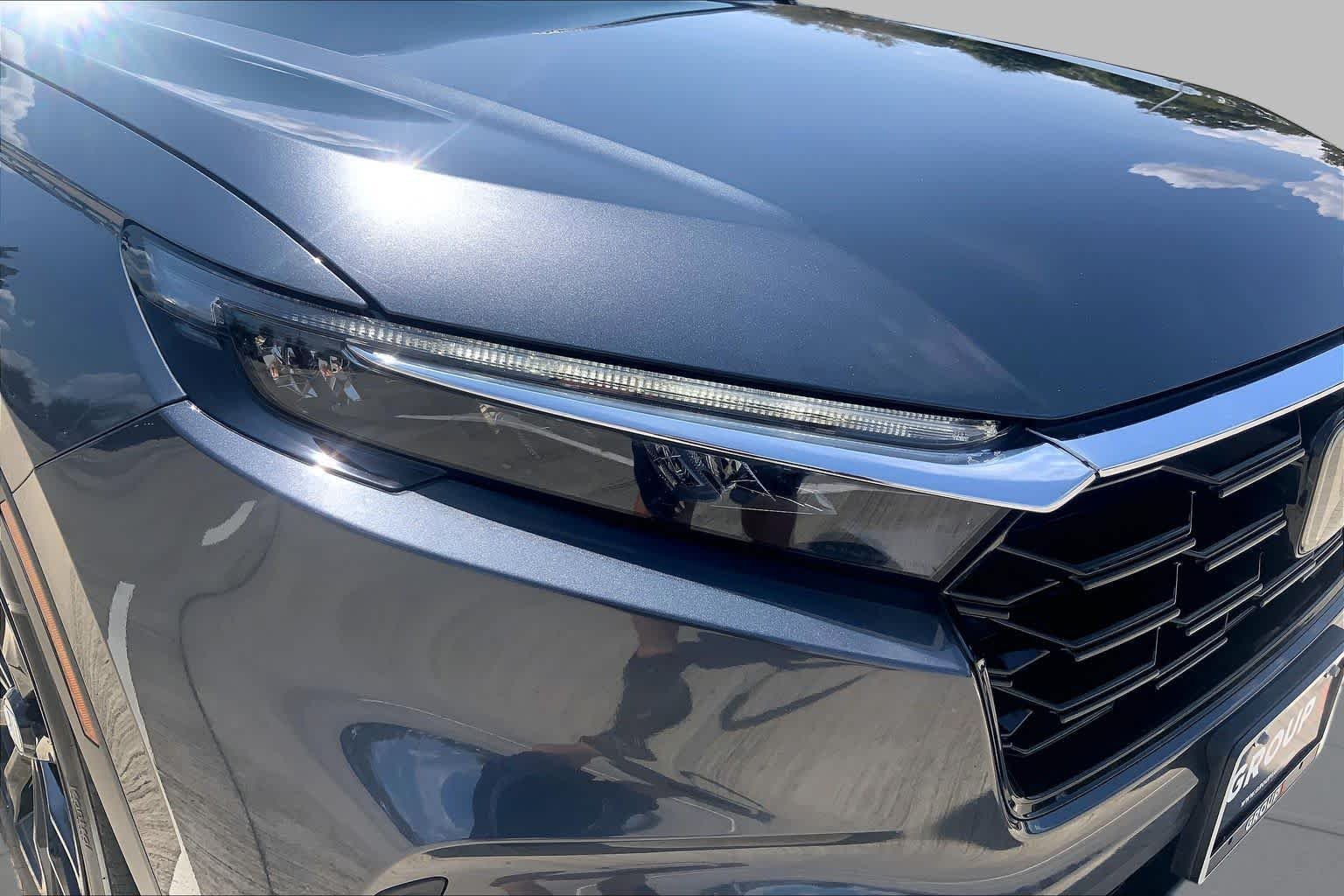 Used 2025 Meteorite Gray Metallic Honda EX-L image 27
