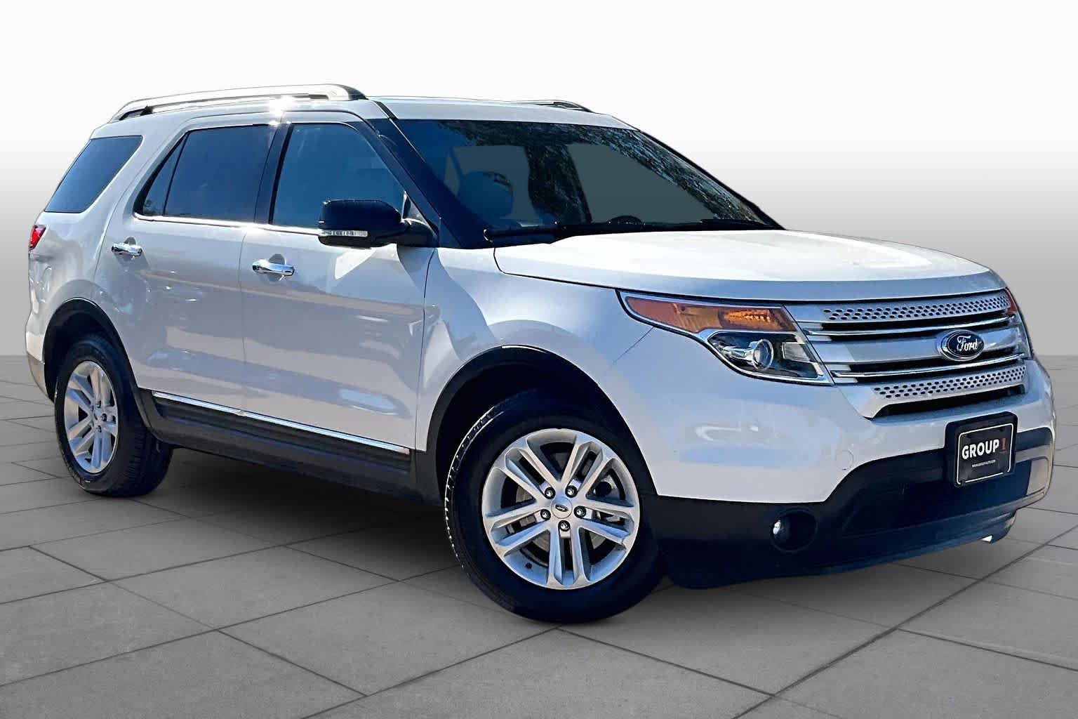 Used 2012 White Suede Ford XLT image 2