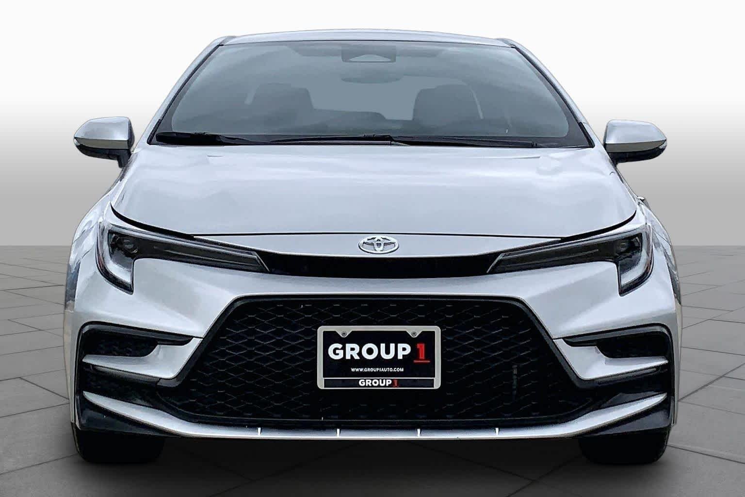 Used 2025 Classic Silver Metallic Toyota SE image 6