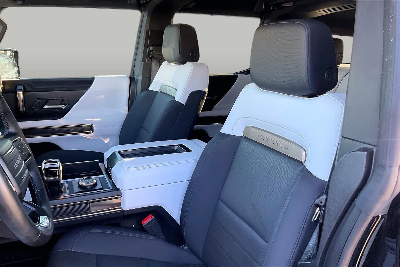 Used 2025 Void Black GMC 2X image 7